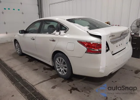 2014 Nissan Altima 2.5/2.5 S/2.5 Sl/2.5 Sv z USA, uszkodzony, nr VIN 1N4AL3AP0EC269877